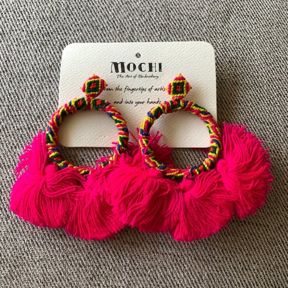 - NEW All Things Mochi Sandra Earrings AX4 - Picture 3 of 5